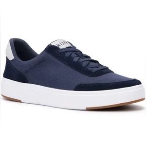 Men’s navy sneakers
